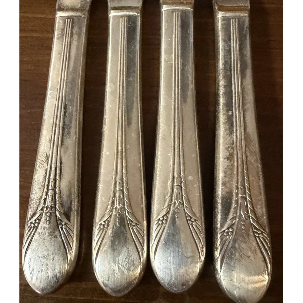 International Silver Inheritance 1941 Silver plate Dinner Knives Set 4 Stainless